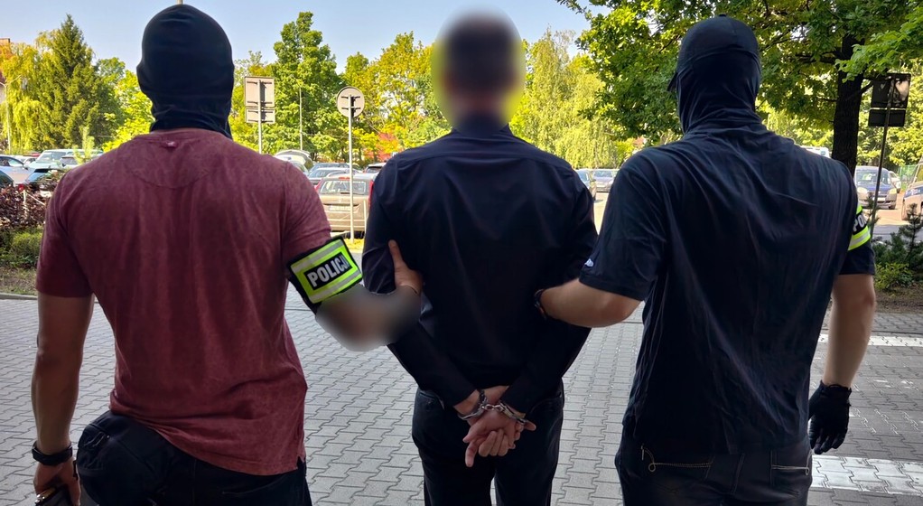 Zatrzymany mężczyzna podejrzany o montaż bomby w baku Audi