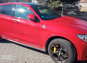 Ukradli samochód za 290 tys. zł i uciekli nim z Warszawy do Kielc. Spotkała ich niespodzianka