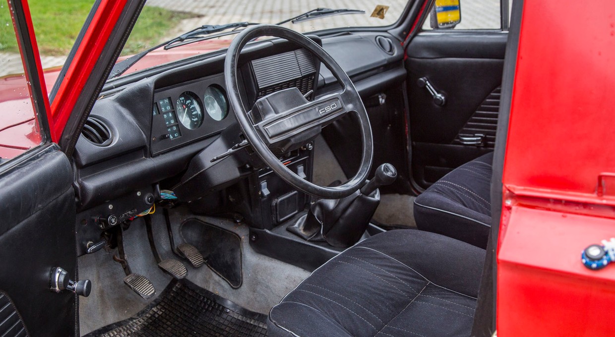 Prosty quiz o autach PRL. 10 pytań. Nie chwal się wynikiem, jeśli masz poniżej 8/10 [QUIZ]