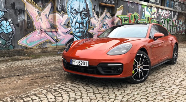 Porsche i papaja? Panamera w "smakowitym" wydaniu