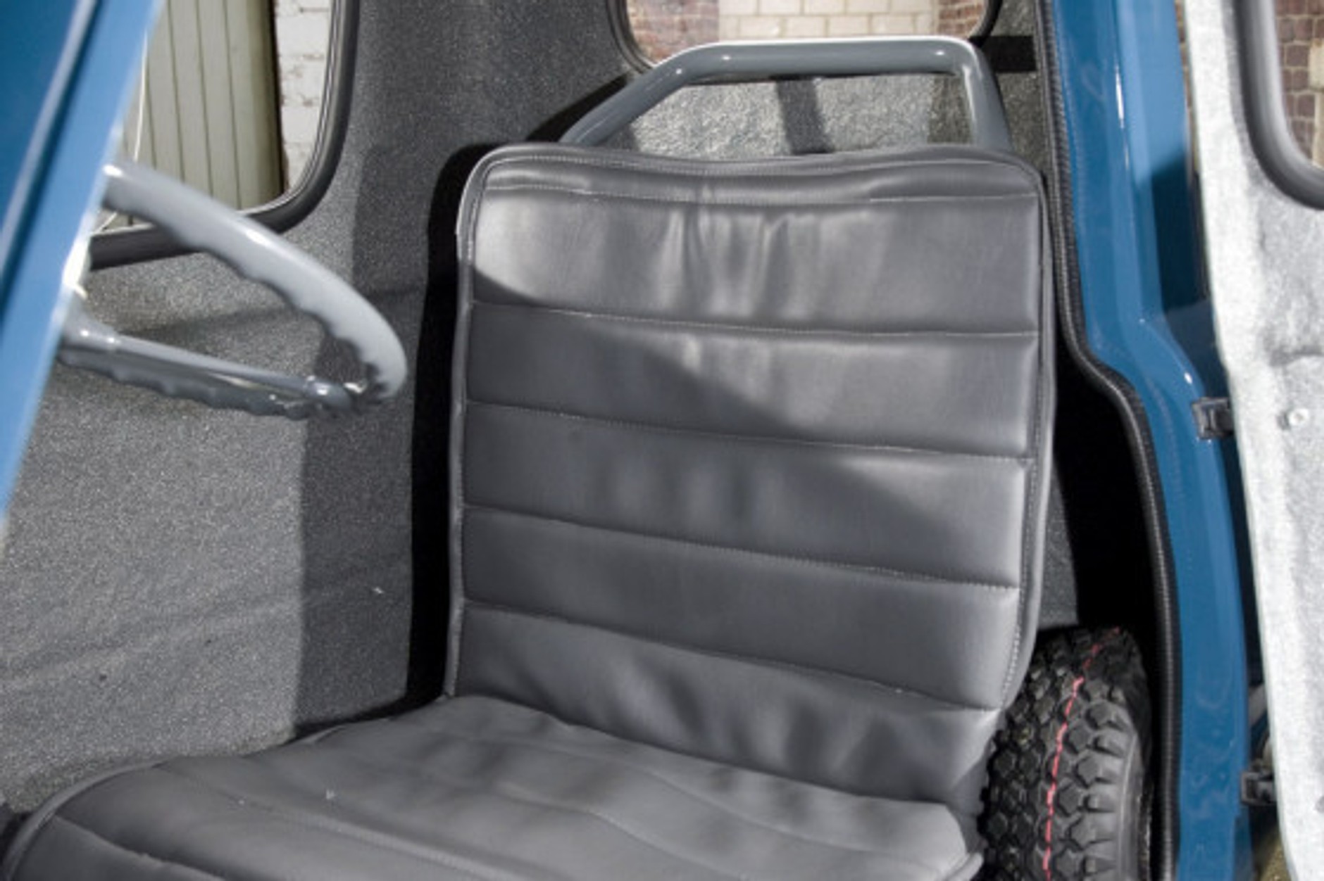 Najmniejsze samochody świata - Peel P50 i Peel Trident