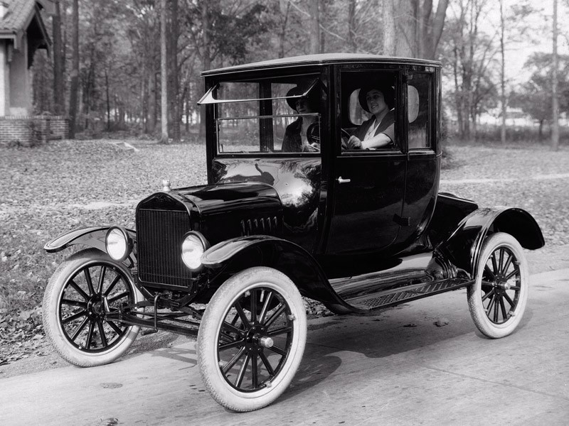 Ford Model T ma sto lat, na zlot przyjechało 750 (fotogaleria)