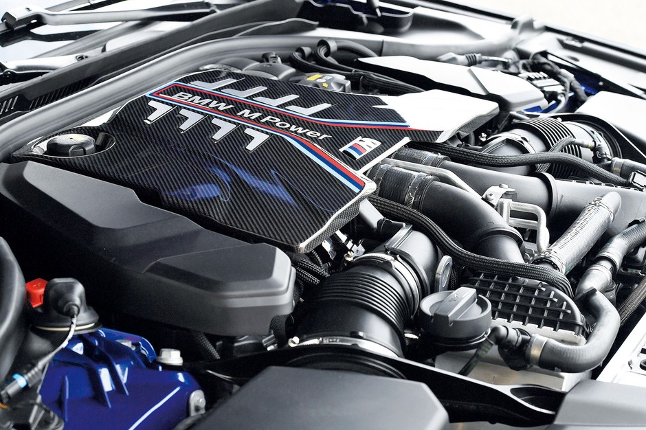 BMW M5 kontra Mercedes-AMG E 63 S+ - pojedynek gigantów