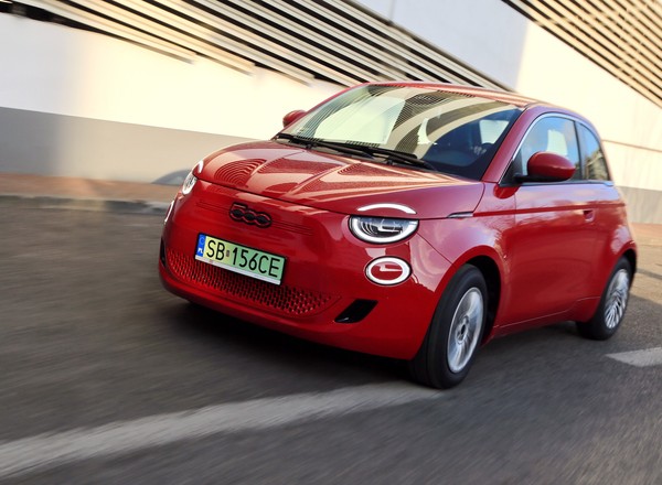 Fiat wstawi silnik spalinowy do 500e? To najlepsza decyzja, jaką mogą podjąć dla tego auta
