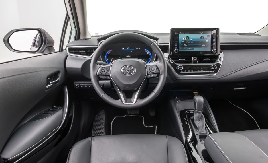 Nowa Toyota Corolla Sedan - rodzina w komplecie