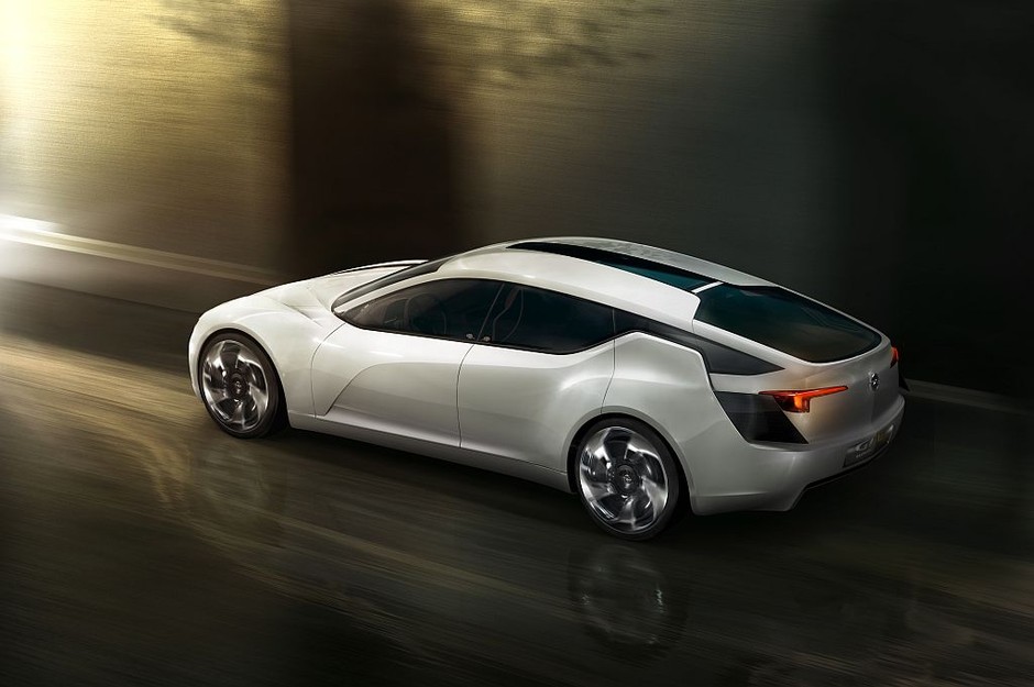 Opel Flextreme GT/E: Hybryda niedalekiej przyszłości