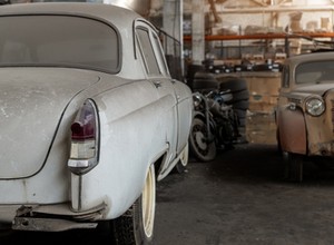 Alarm "barnfindowy" w Londynie. 170 zakurzonych klasyków czeka na kupców