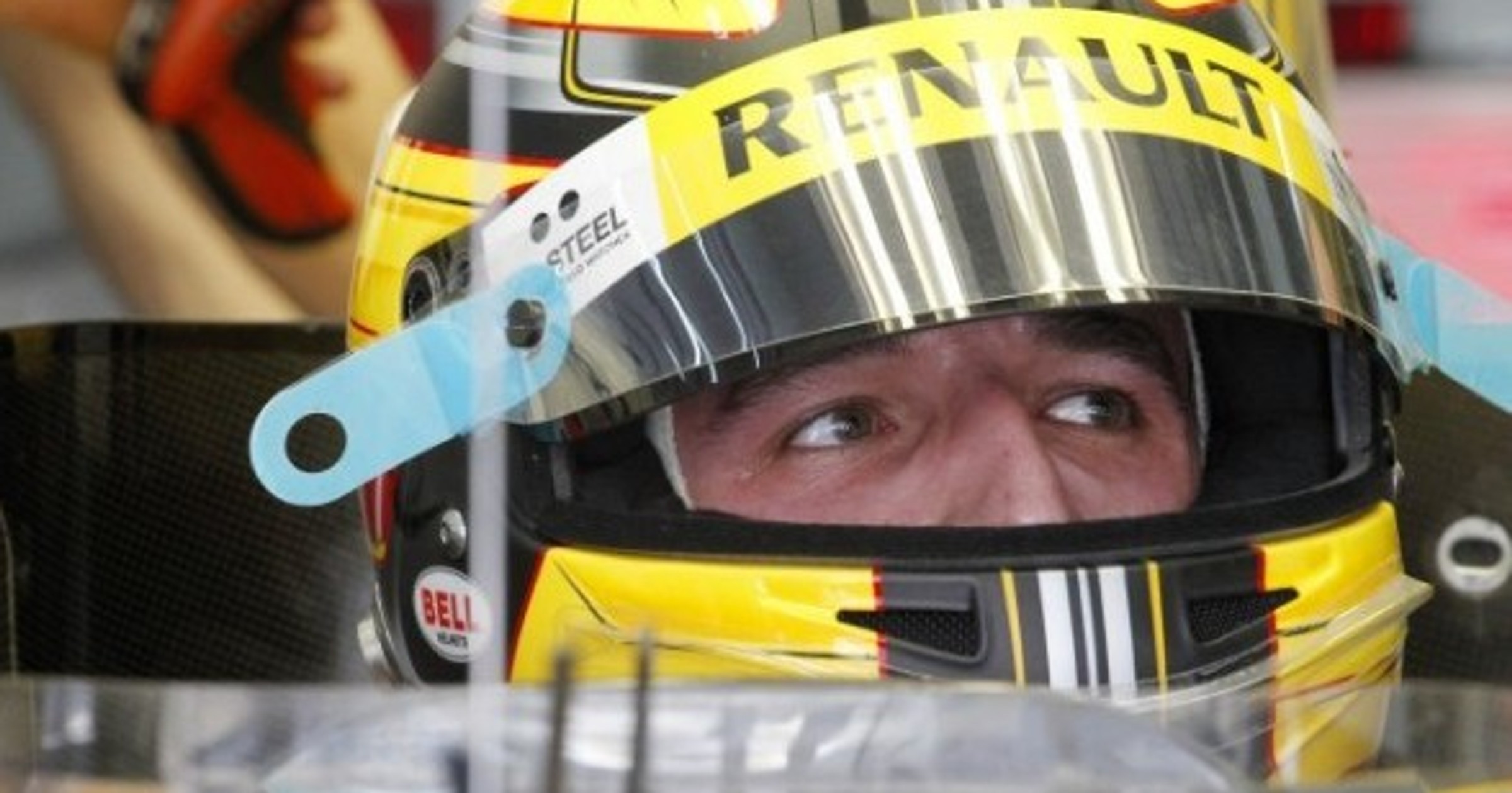 Robert Kubica ćwiczy już chodzenie