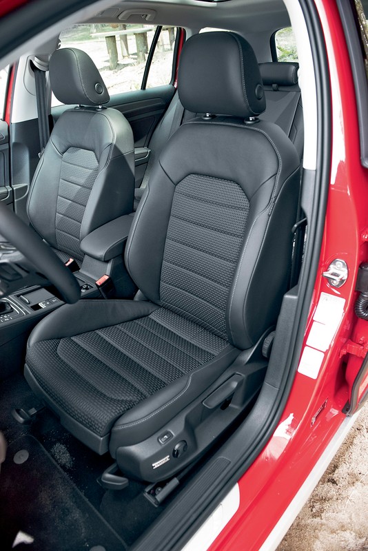 Uterenowione kombi - Seat Leon X-Perience kontra Skoda Octavia Scout i Volkswagen Golf Alltrack