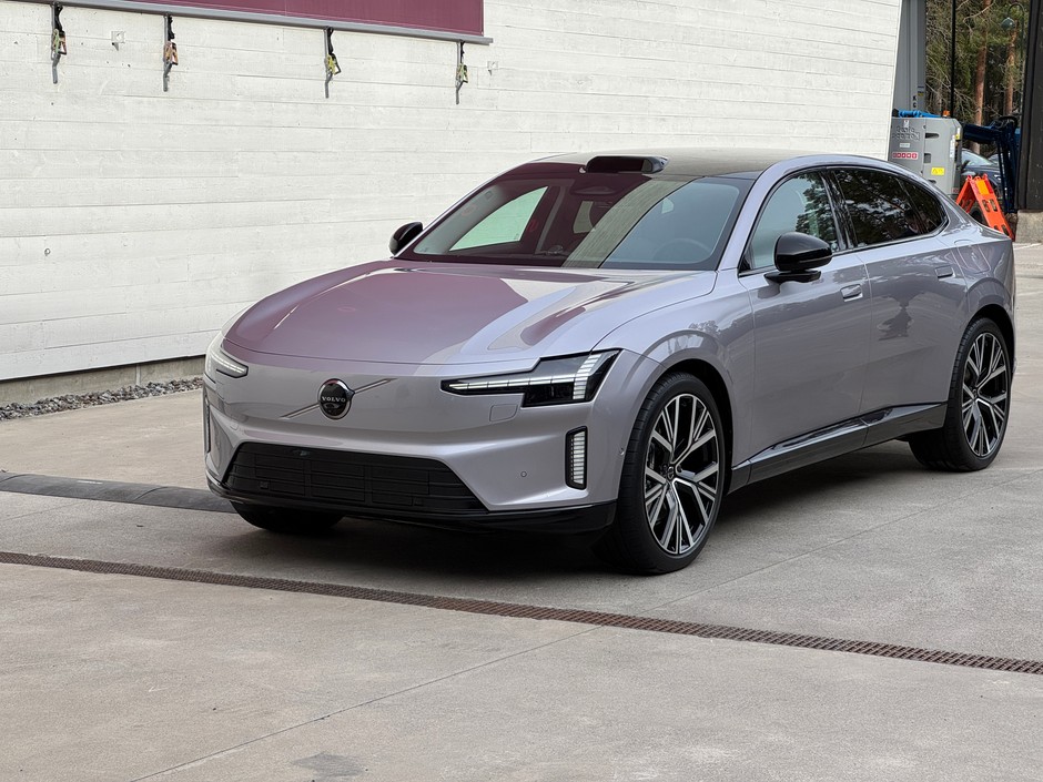 Volvo ES90 2025
