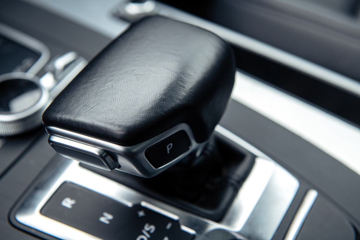 Automatyczna skrzynia biegów zdobyła serca polskich kierowców? To fakt, który jeszcze kilka lat temu był nie do pomyślenia