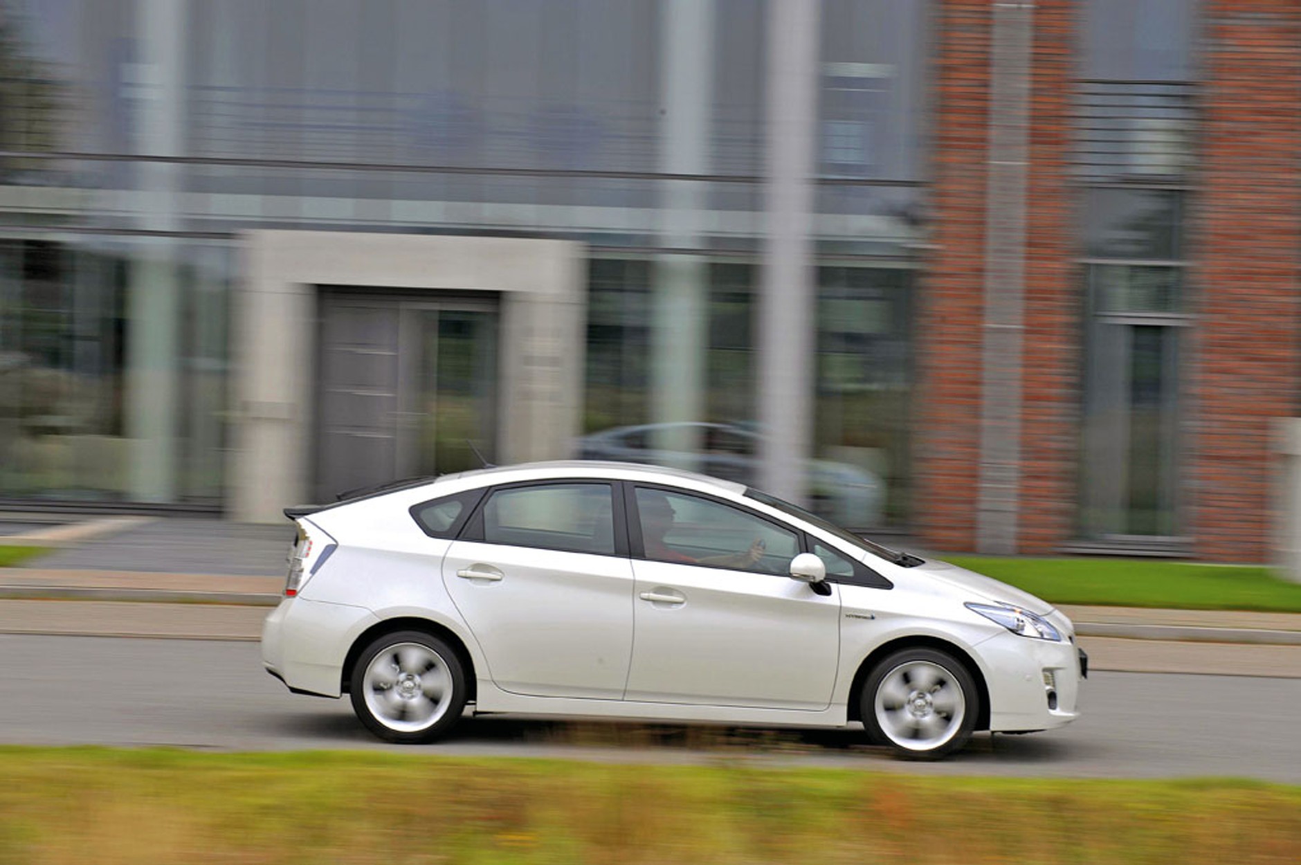 Ekologiczna flota - Czyli, nadciąga inwazja hybryd!