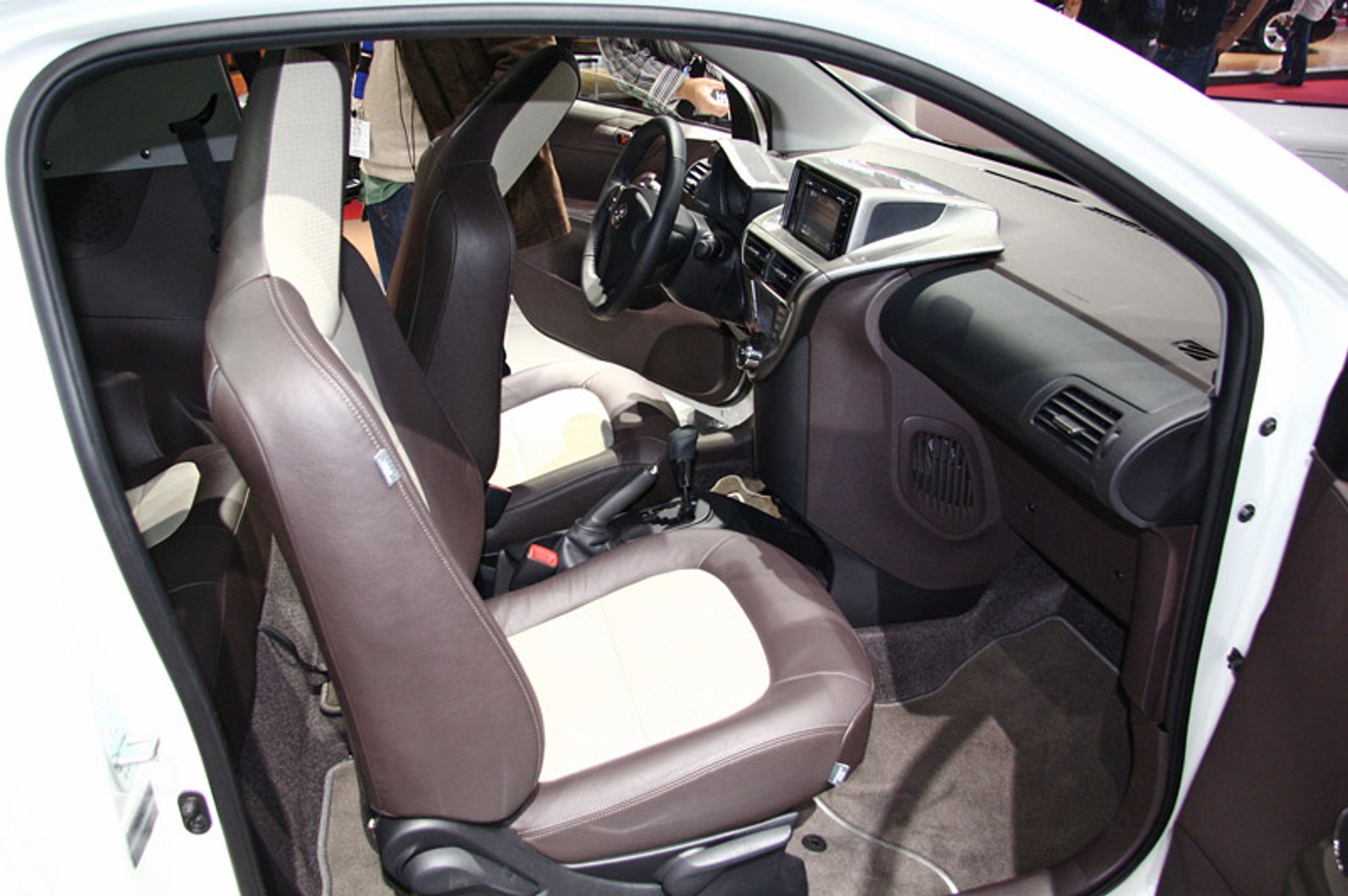 Paryż 2008: Toyota iQ – pierwsze wrażenia