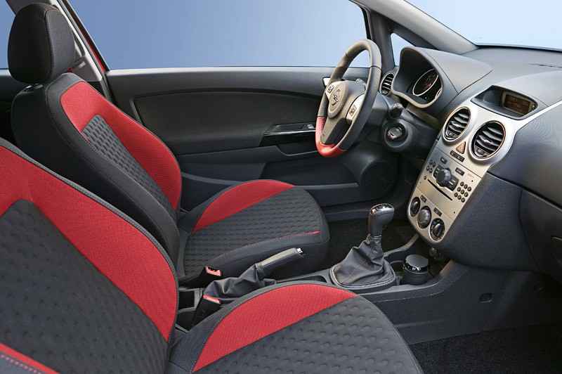 Vivat Barcelona: Nowy Opel Corsa GSi – prawie OPC