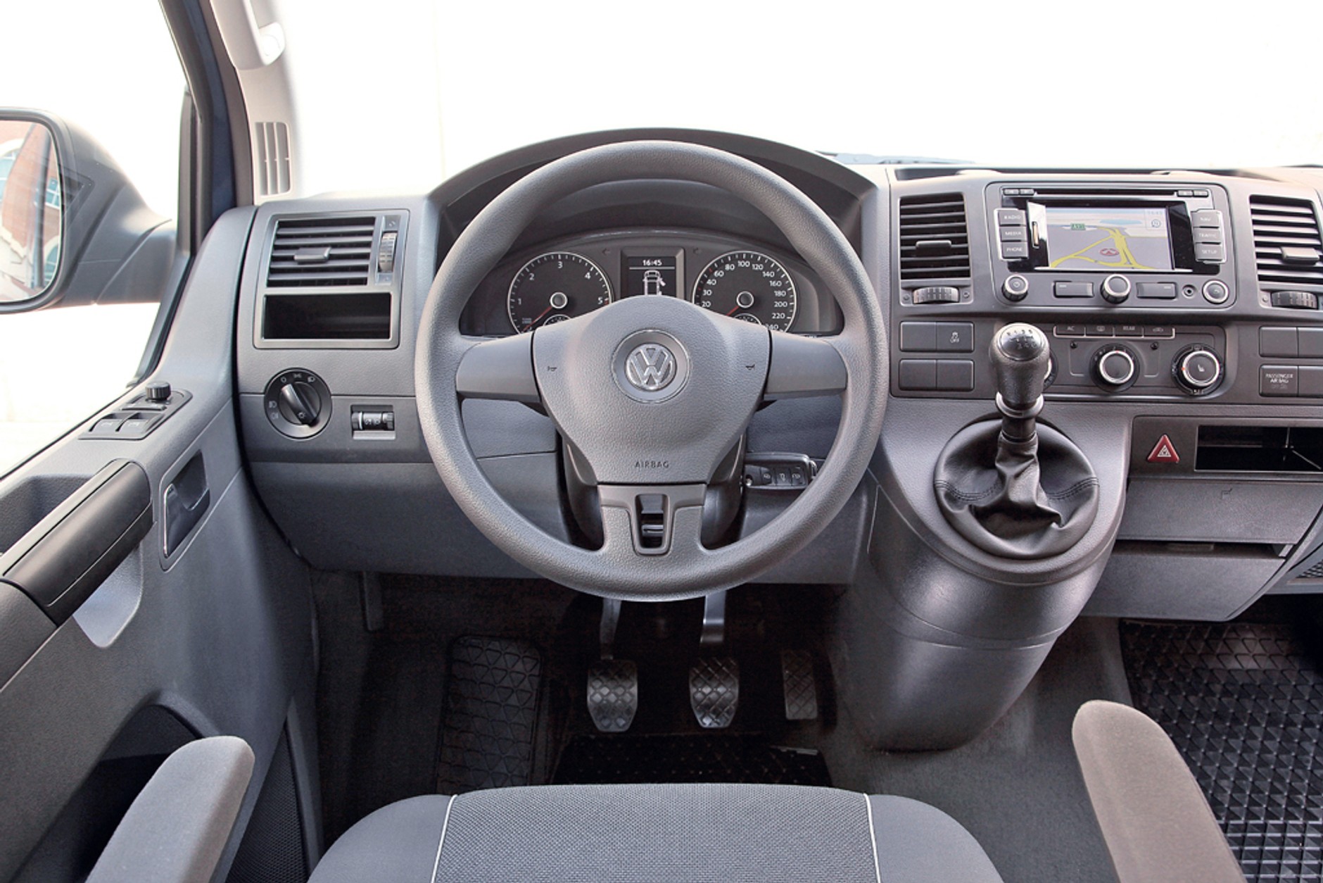 Volkswagen T5 - Transporter równa do szeregu