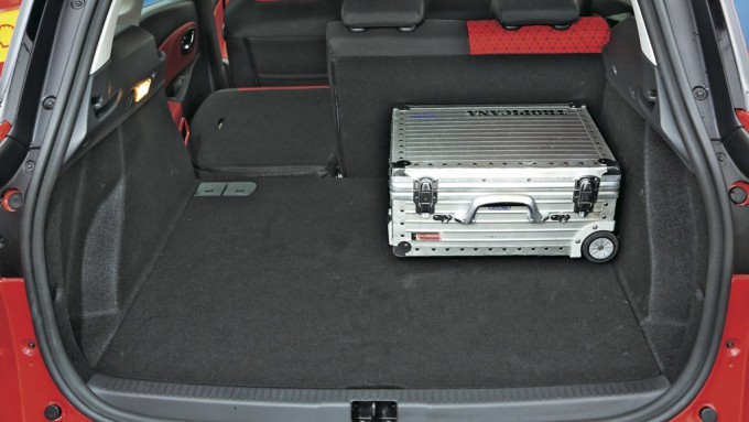 Renault Clio Grandtour: koniec z nudą!