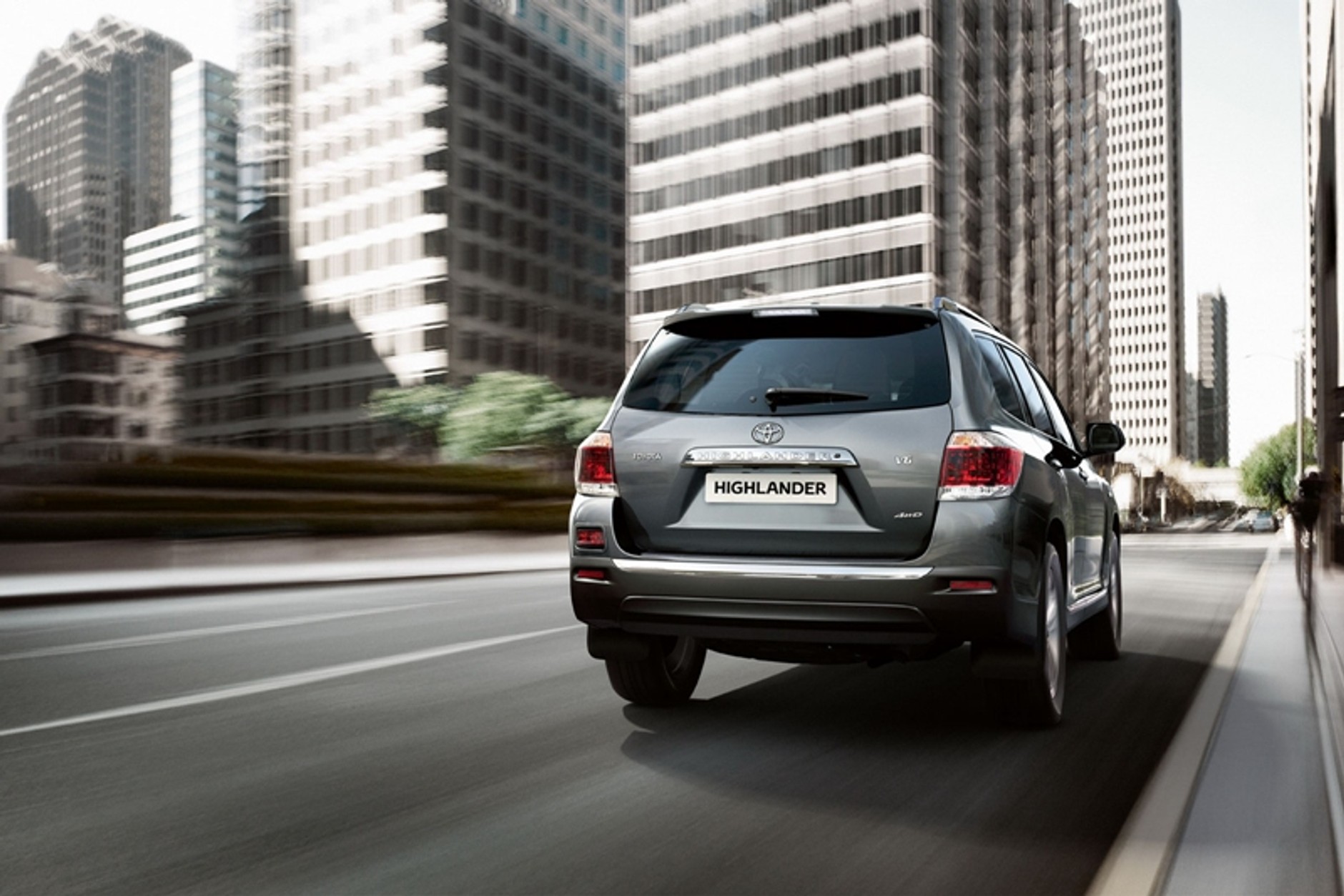 Toyota Highlander – dlaczego nie ma jej u nas?