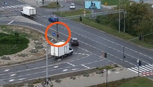 Policja użyła nowej broni na skrzyżowaniu. 500 zł i 15 pkt. karnych dla kierowców