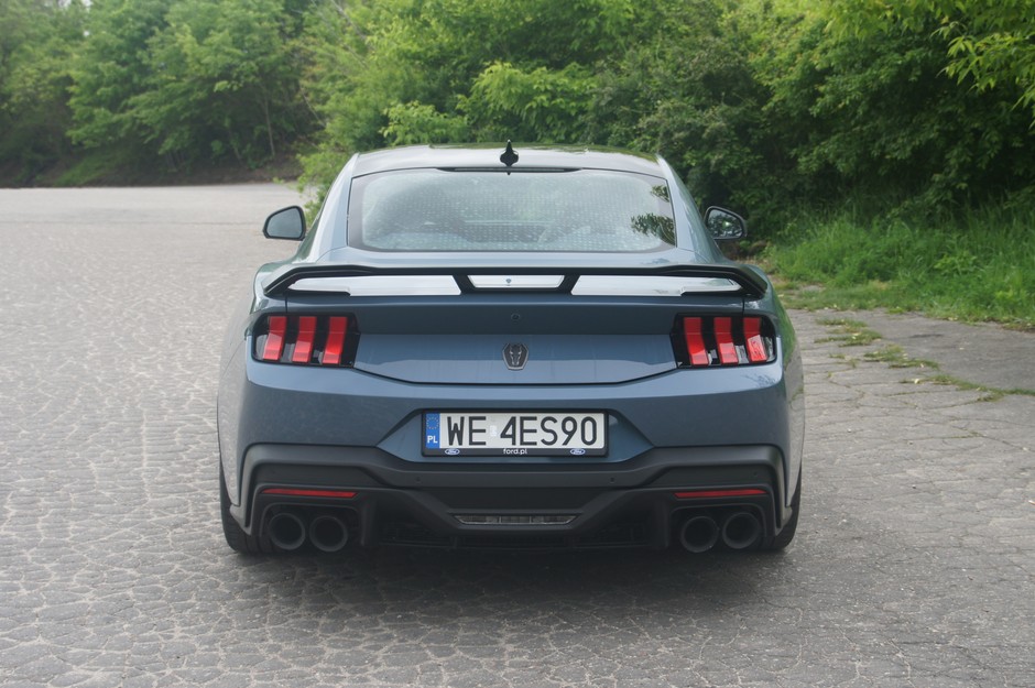 Ford Mustang Dark Horse