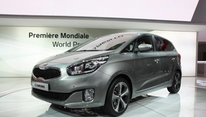 Kia Carens: MPV trzeciej generacji (Paryż 2012)