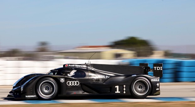 Prototyp Audi R18 Ultra rozbity