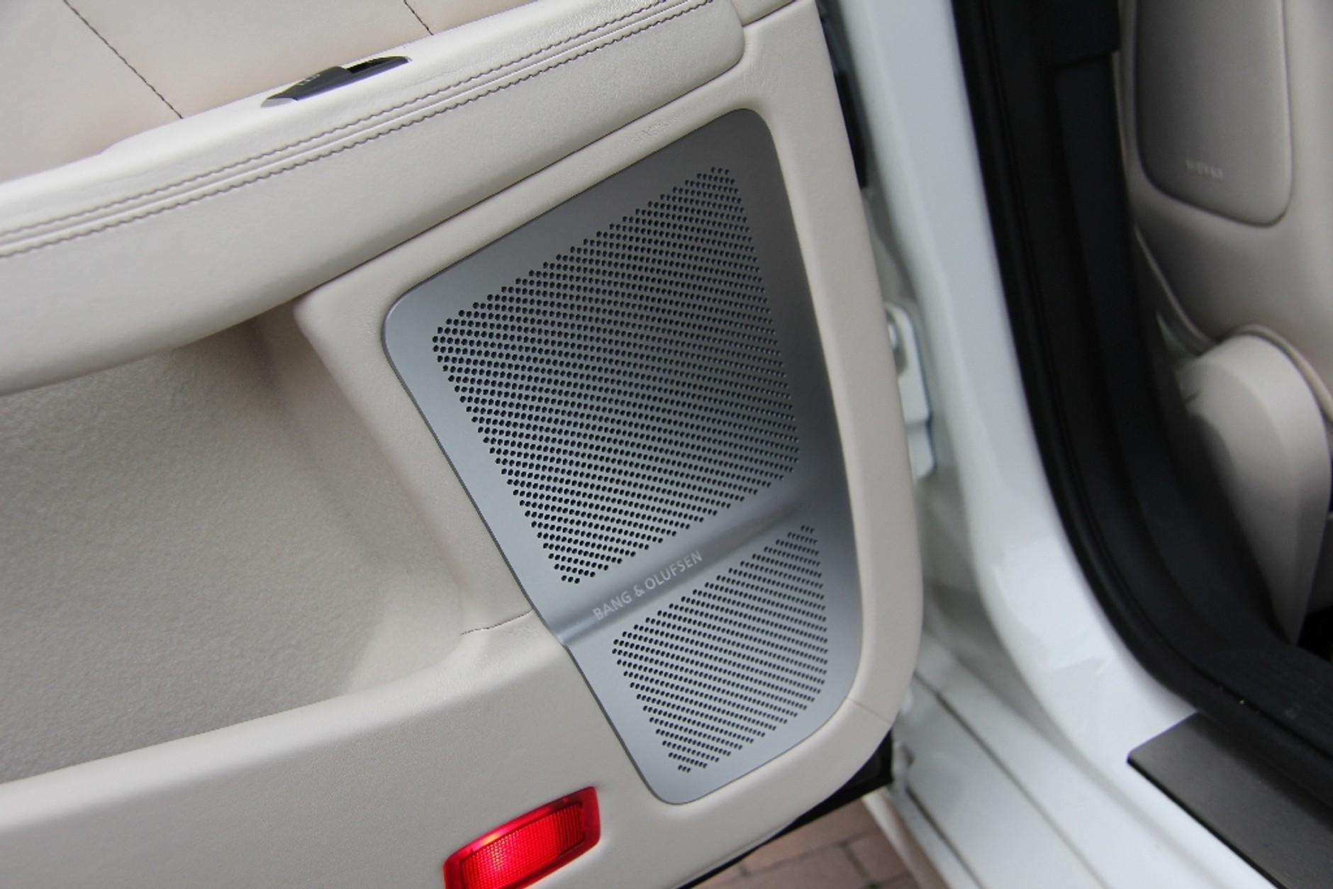 Bang&amp; Olufsen w Mercedesie