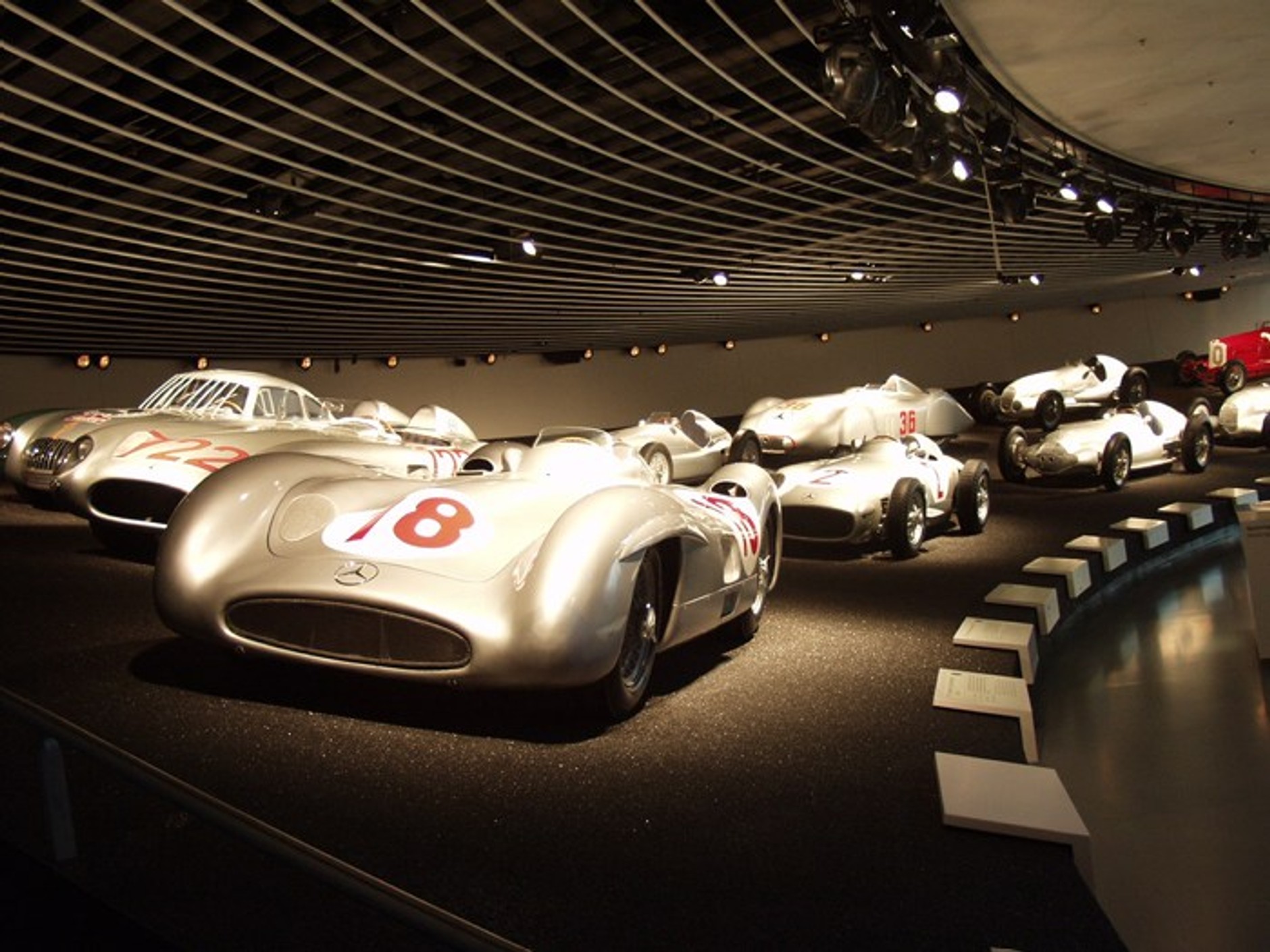 36 wyścigowych Mercedesów w Essen