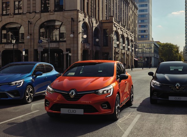Francuski rząd stawia warunki w sprawie fuzji Renault z Fiatem
