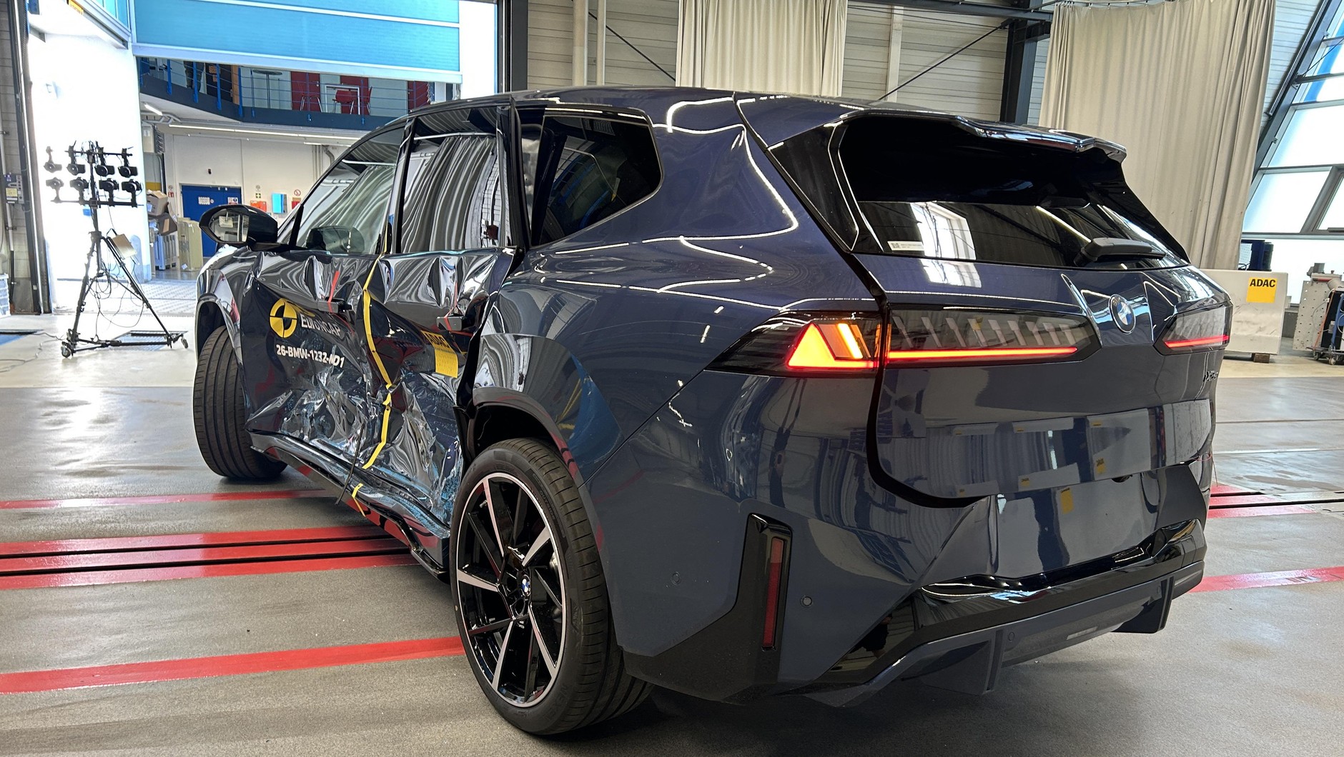BMW iX3 w teście zderzeniowym Euro NCAP