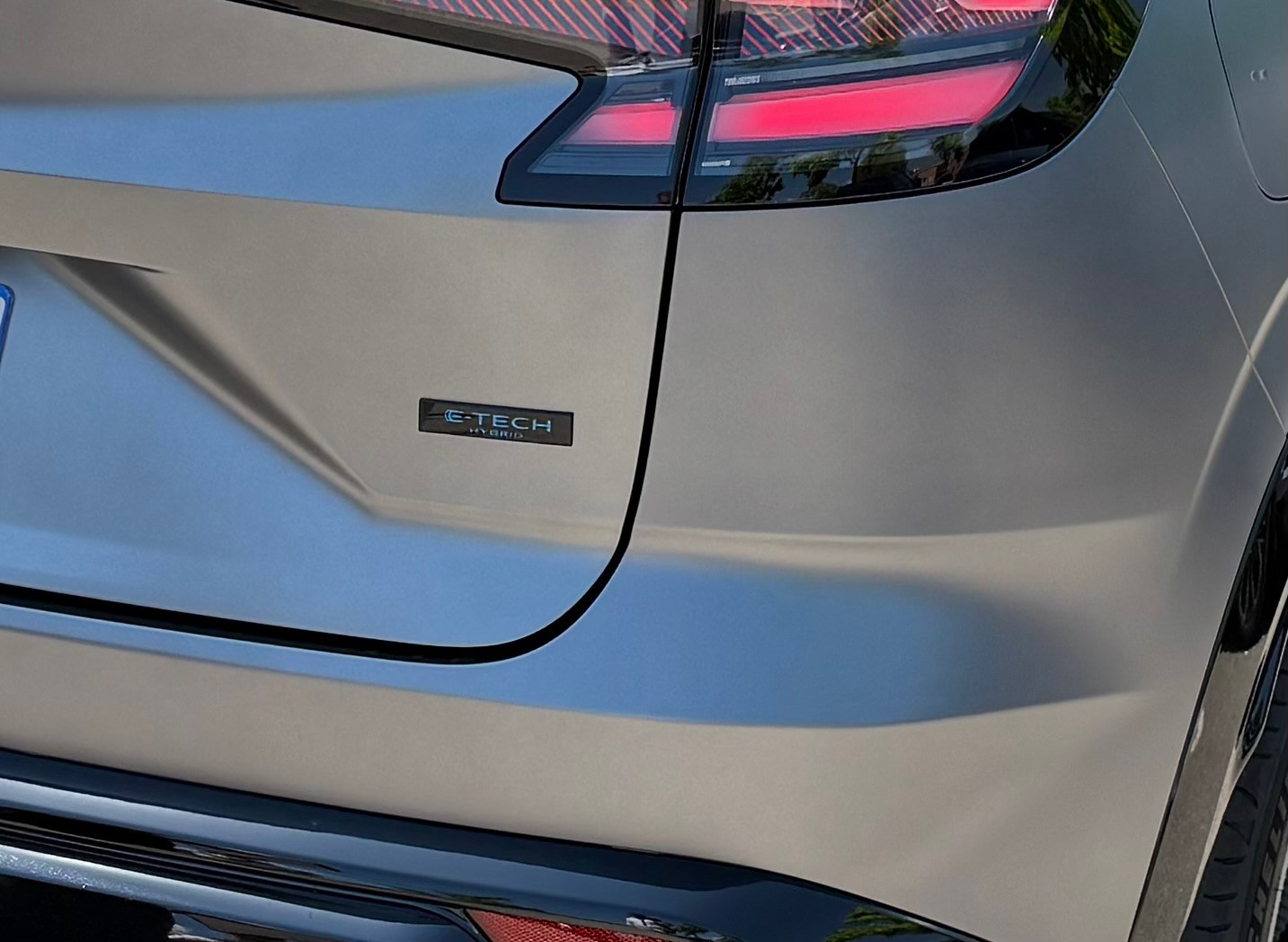 Napęd e-Tech Full Hybrid w Renault to hybryda szeregowo-równoległa