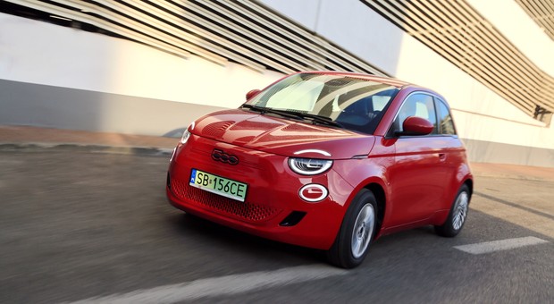 Fiat 500 RED 42 kWh – elektryk dobroczynny