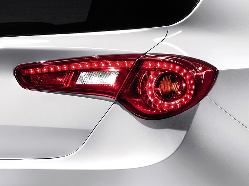 Alfa Romeo Giulietta: wnętrze i nowe zdjęcia