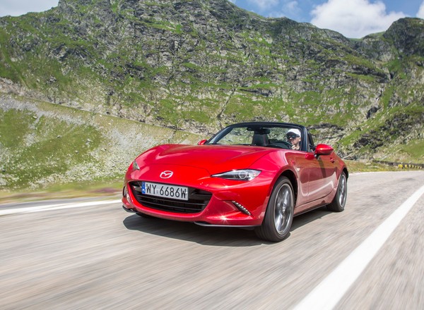 Mazda MX-5 na Trasie Transfogaraskiej - z Drakulą w tle