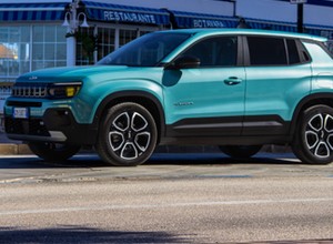 Jeep Avenger. Tak jeździ nowy SUV produkowany w Polsce