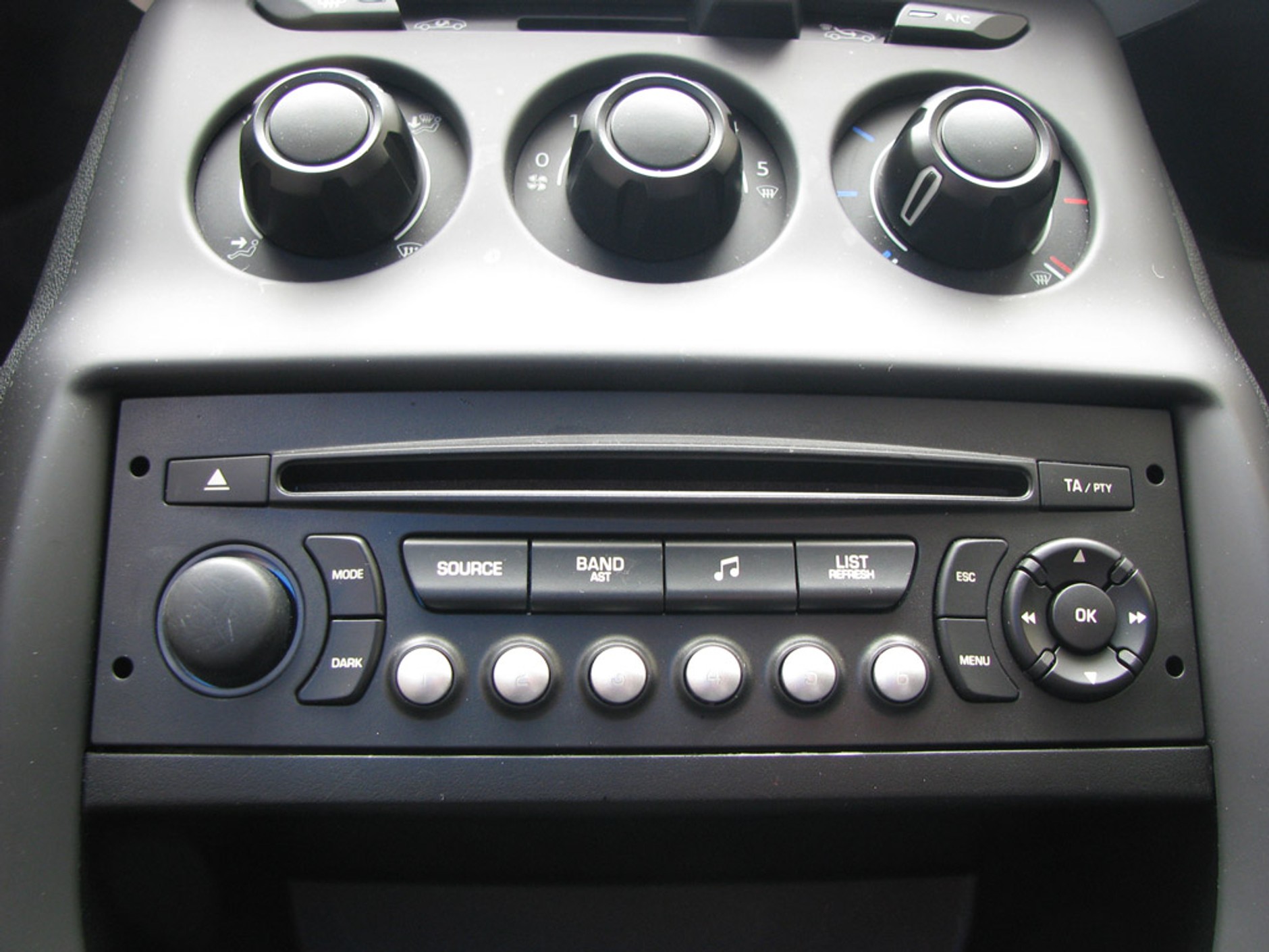 Test porównawczy fabrycznych systemów audio