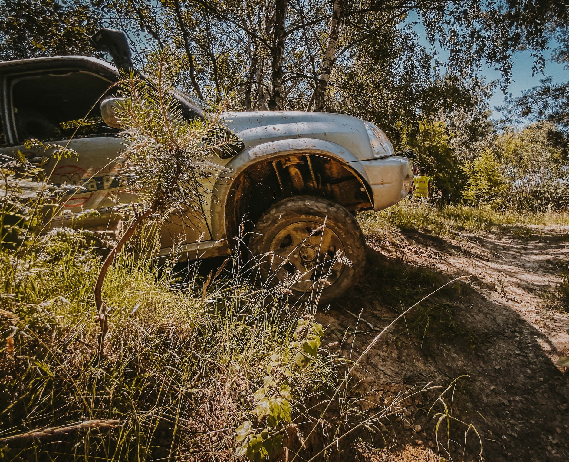 Suzuki w terenie podczas rajdu