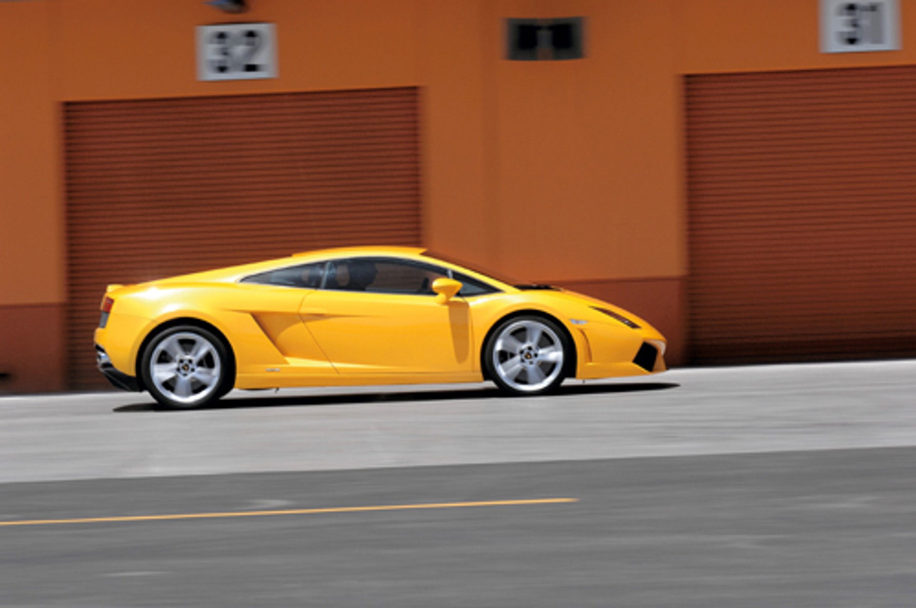 Corvette Z06 kontra Lamborghini Gallardo LP 560-4 - Asfaltowi kowboje