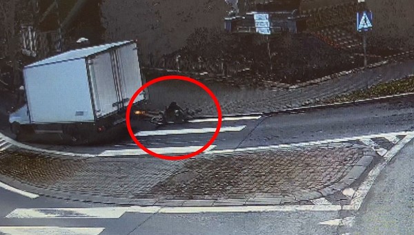 Samochód dostawczy potrącił 17-letnią rowerzystkę. Nagranie ujawniło prawdę