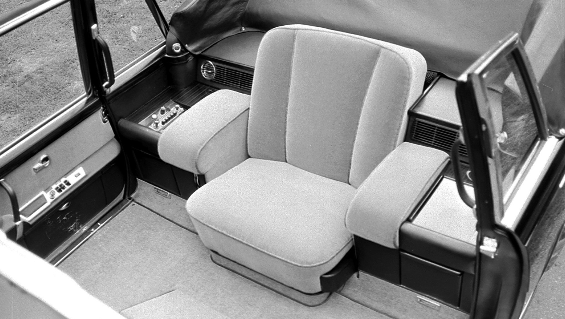 Mercedes 600 dla papieża Pawła VI – wnętrze
