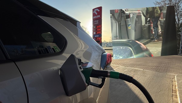 Tankowanie – cena paliwa w Warszawie 9 marca 2026 r.