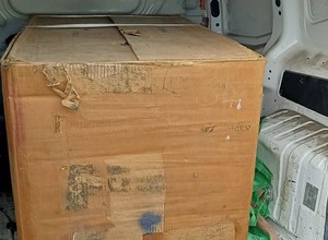 Straż Graniczna i policja skontrolowały furgon. Zaciekawił ich duży karton na pace