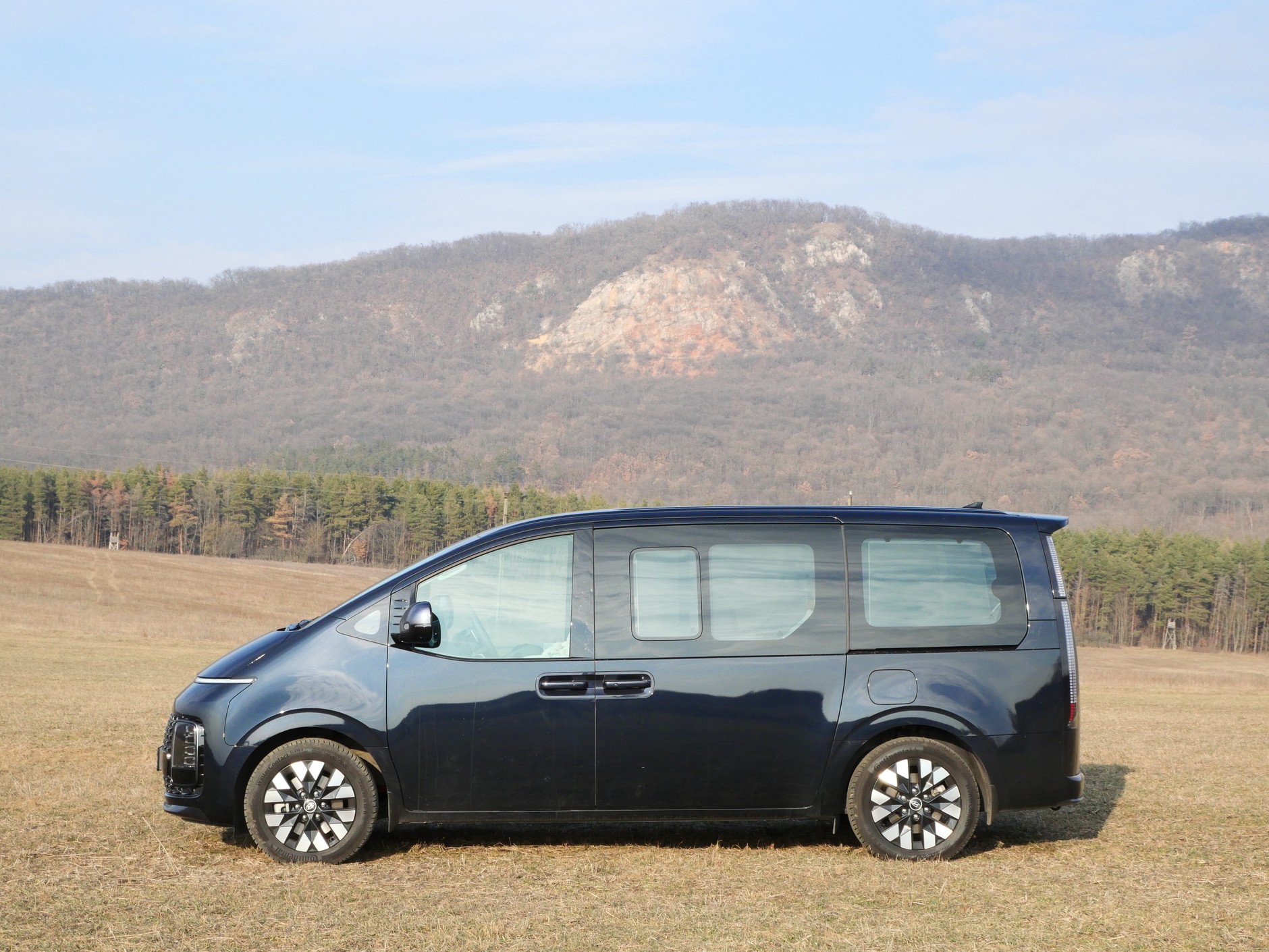 Hyundai Staria 1.6 T-GDi HEV (225 KM) Luxury