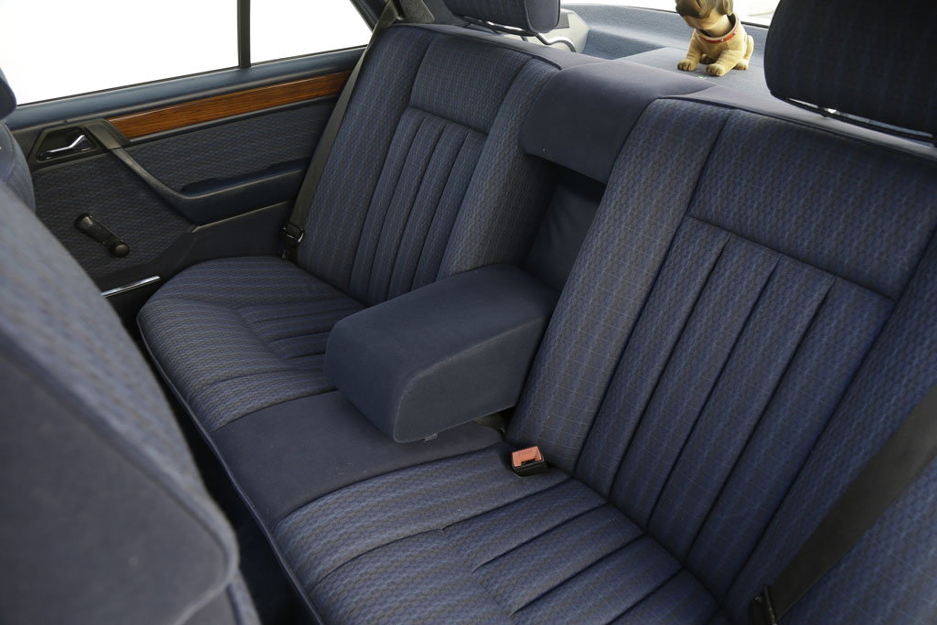 Mercedes W124 200D - spowalniacz czasoprzestrzeni