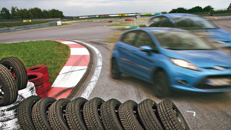 Test opon całorocznych - Jeden komplet opon na cztery pory roku