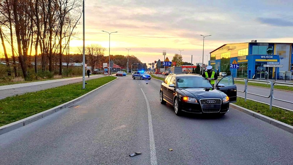 95-latek potrącony przez samochód zmarł w szpitalu