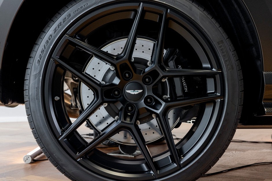 Aston Martin DBX S