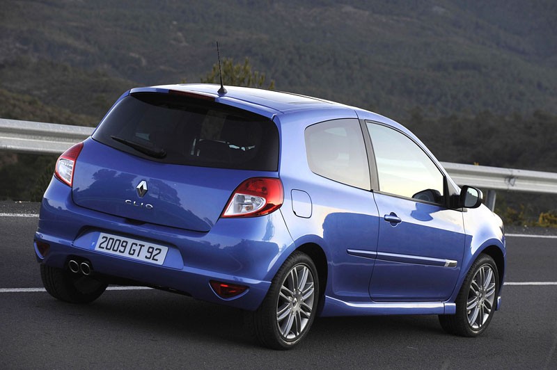 Renault: nowe Clio wkracza do salonów w Polsce (ceny)