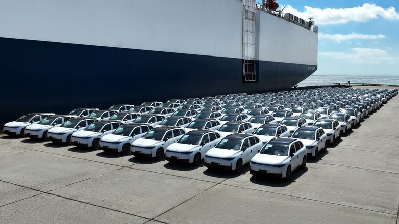 Chińskie samochody Leapmotor gotowe do wysłania statkiem do Europy