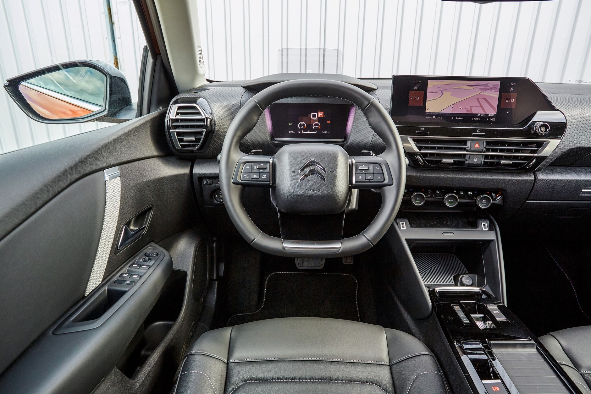 Nowy Citroen C4 kontra Kia XCeed - kompakty czy jednak SUV-y?