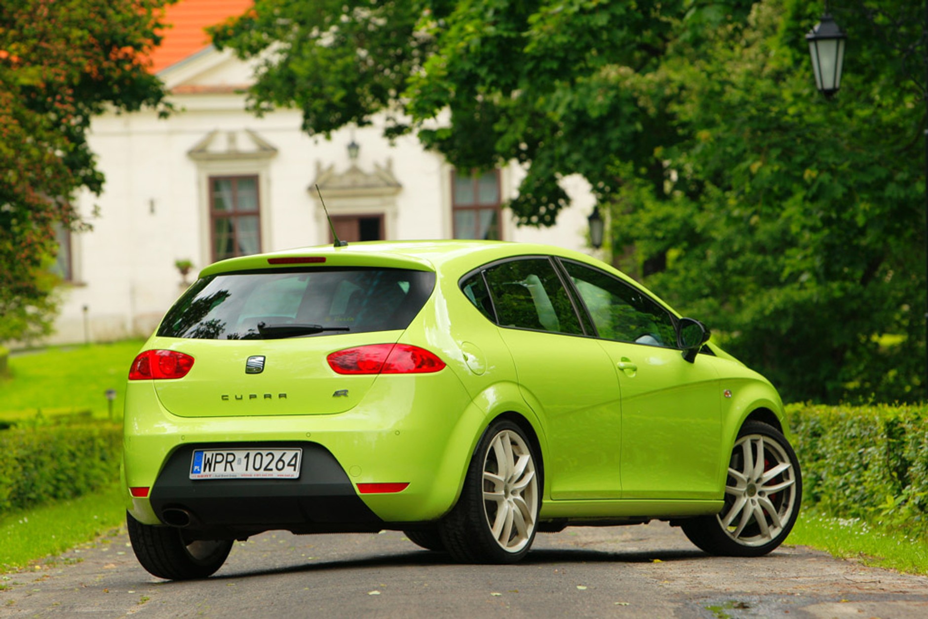 Seat Leon Cupra R: uwodzi wyglądem i zachwyca osiągami